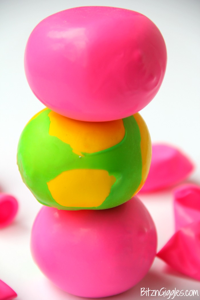 Kids Squeeze Ball - Stress ball, squishy ball whatever you'd like to call it. This toy keeps kids busy for hours and they are simple to make!