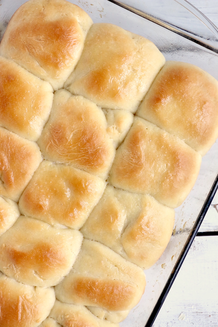 Easy Dinner Rolls - Delicious, freshly baked dinner rolls that come together easily for a holiday celebration or no-fuss weeknight meal! 