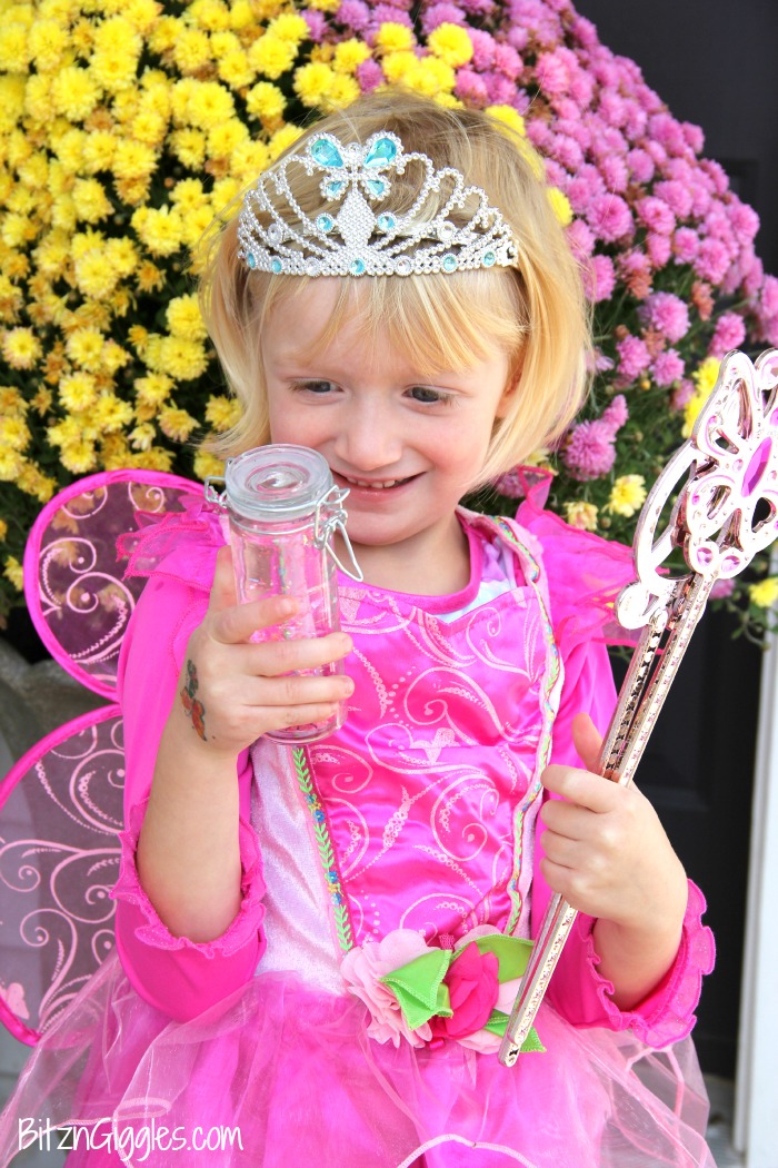Glowing Fairy Bottle - A beautiful glittery, water-filled jar that illuminates and glows in the dark. A simple craft that mesmerizes both adults and children!
