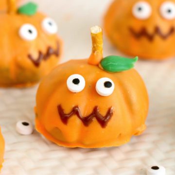 pumpkin shaped chocolate sandwich cookie treats