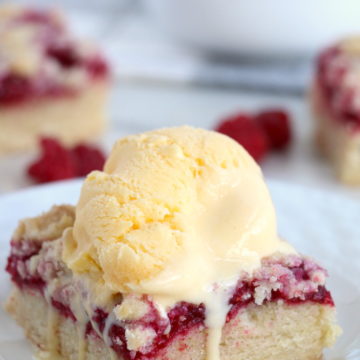 Raspberry Crumble Bars - Fresh, fruity raspberry bars with a buttery crumb topping!